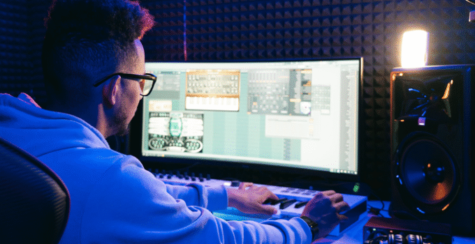 ¿Vale la pena estudiar Dirección y Producción de Medios Audiovisuales?